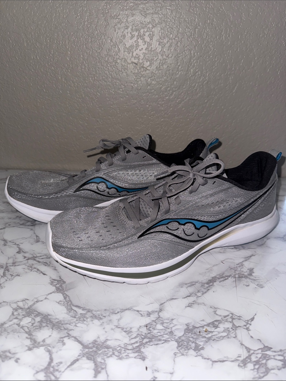 Saucony Men's Gray Lightweight Running Shoes with Blue Accent size 14